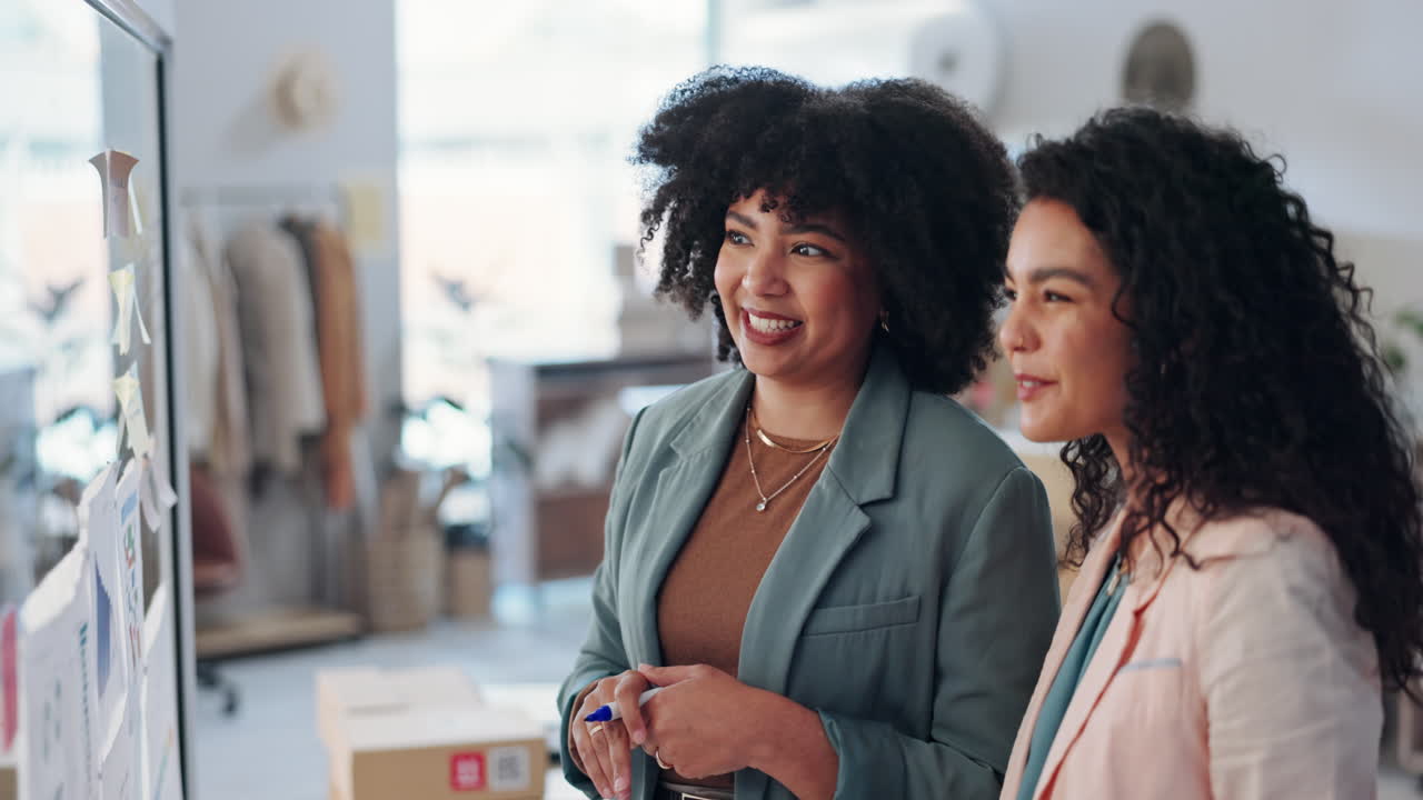 diseñador de moda, mujeres de alto cinco y ideas