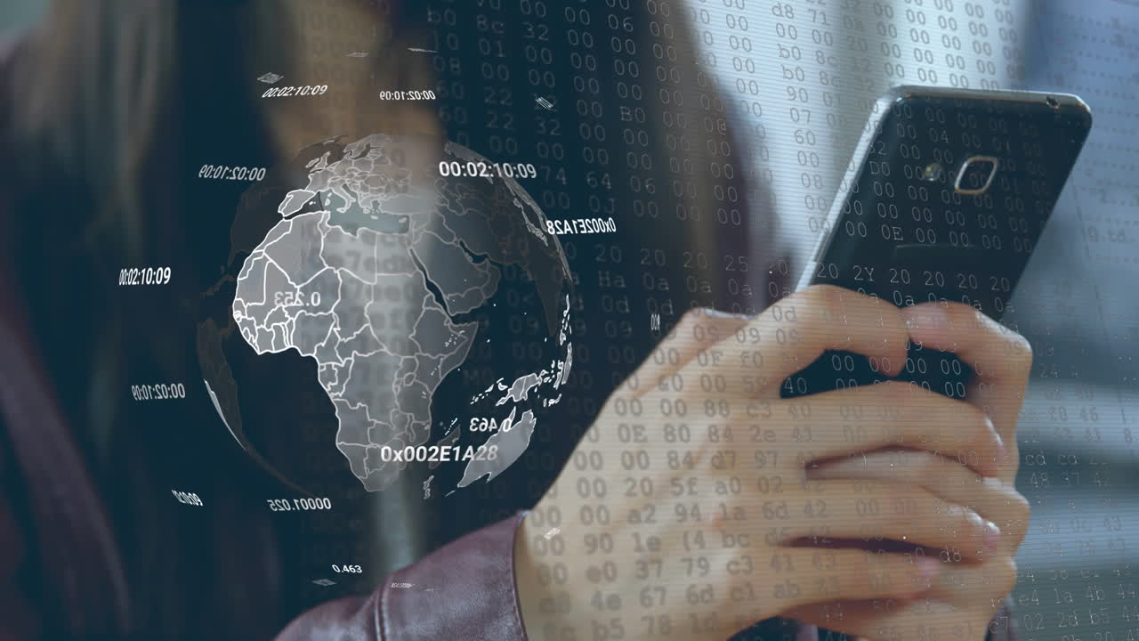 animación del globo con procesamiento de datos sobre una mujer asiática usando un teléfono inteligente