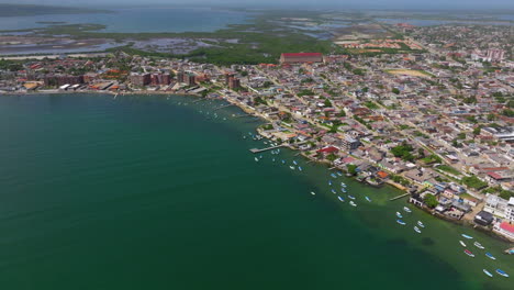 luftansicht von chichiriviche, küstenstadt in falcon, venezuela