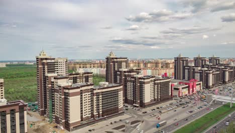 complejo residencial moderno en área urbana