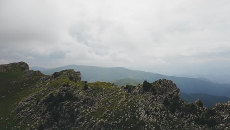 無人機傾斜運動, 揭示和山地風景