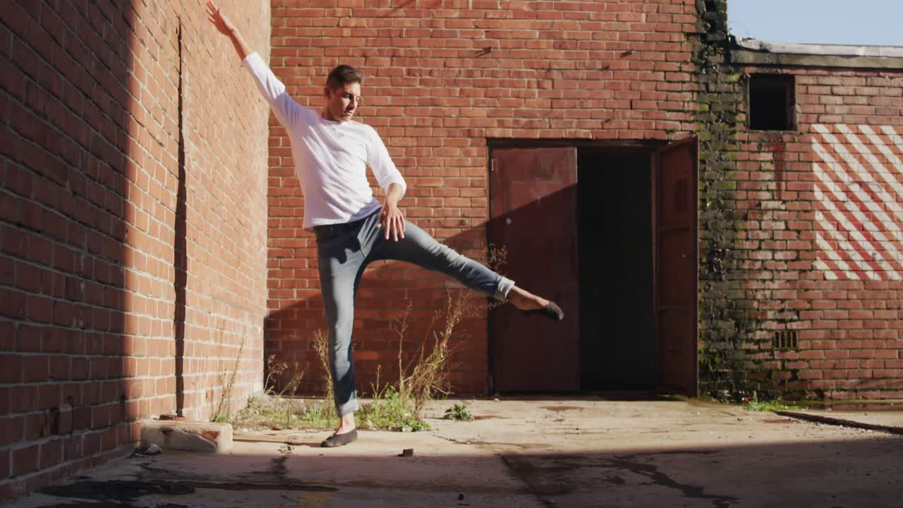 Ballerino su un tetto