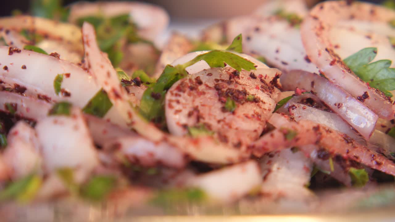 러드 에 어 놓은 은 양파 의 클로즈 업