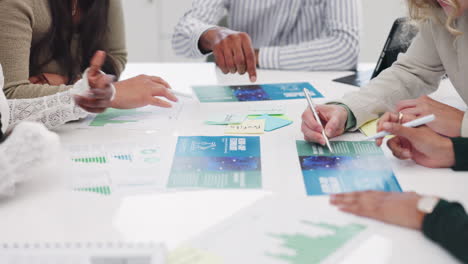 reunión de negocios con análisis de datos