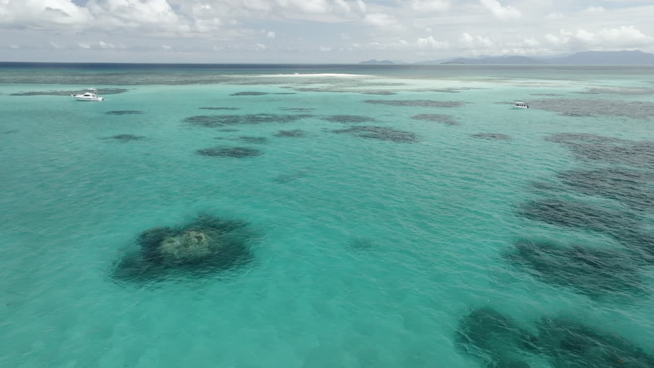 vista aérea de la gran barrera de coral, en australia