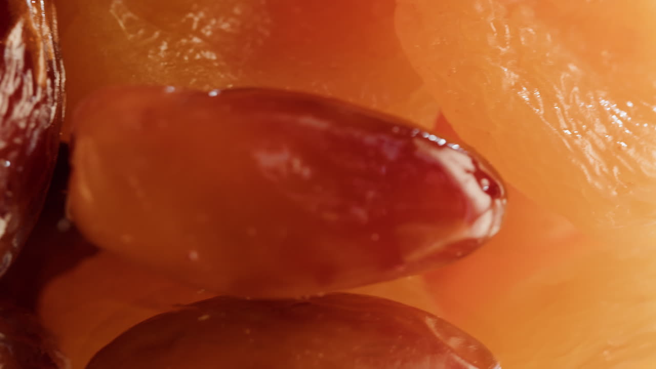 Primo piano di pezzi di frutta disidratata