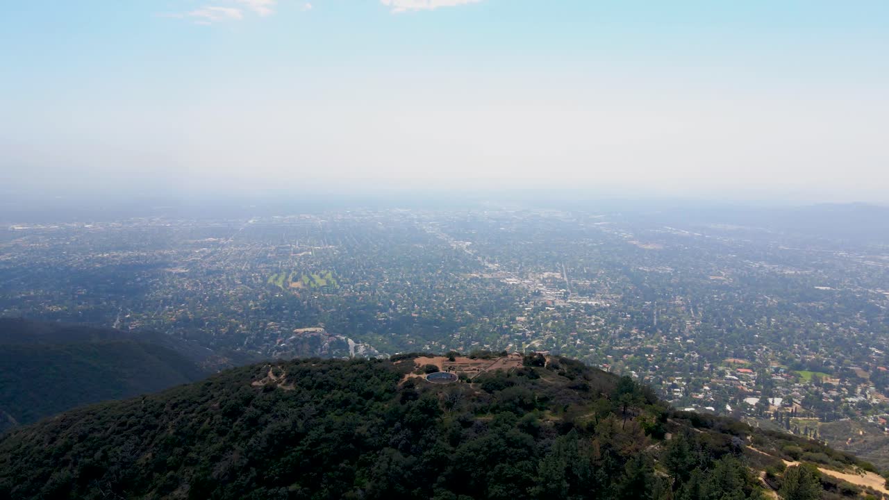 toma en órbita de las ruinas de la casa de la montaña echo