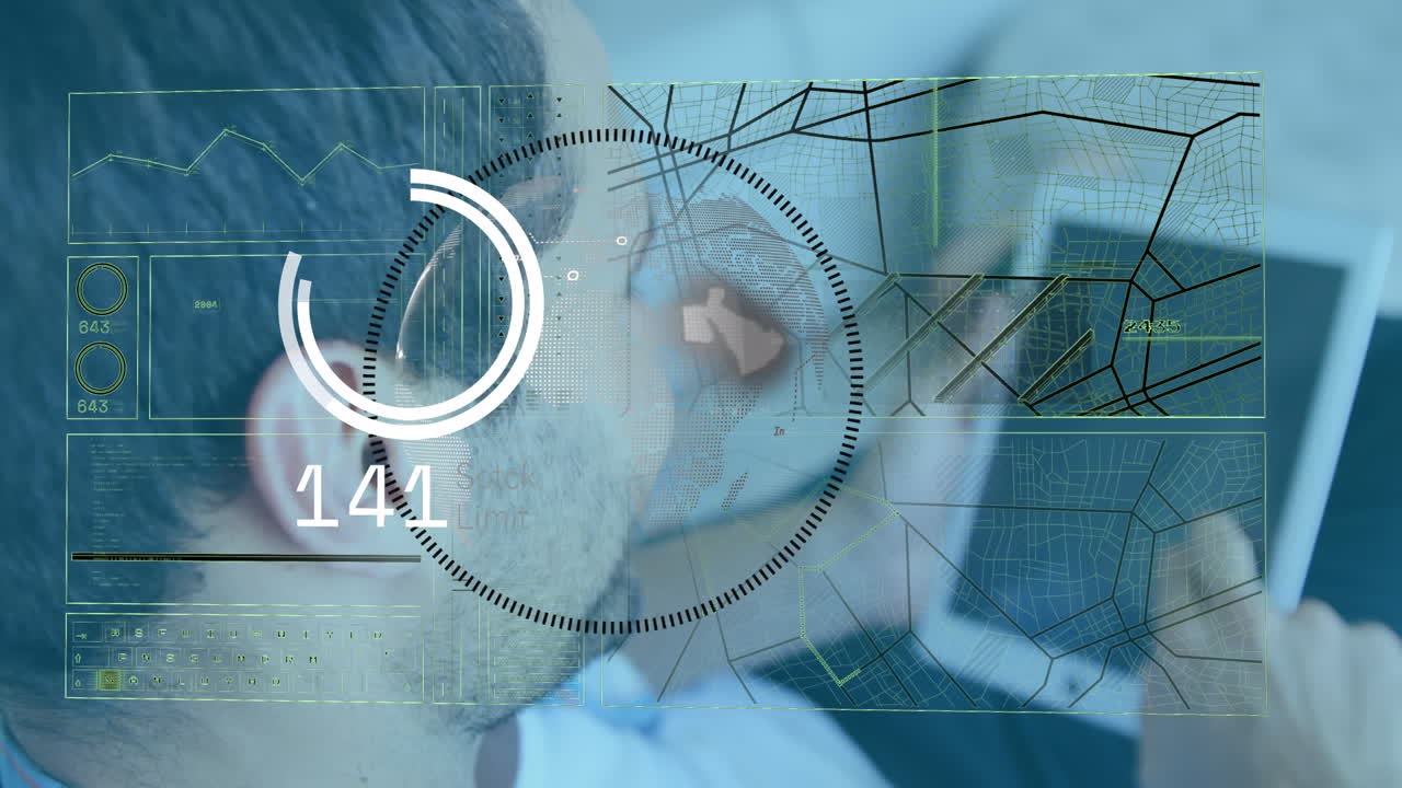 animación de alcance con procesamiento de datos sobre hombre de negocios caucásico usando tableta.