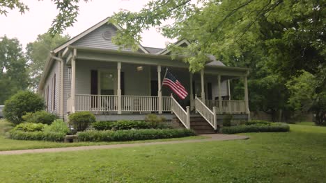 Drohnenschuss-Mit-Blick-Auf-Ein-Amerikanisches-Viertel