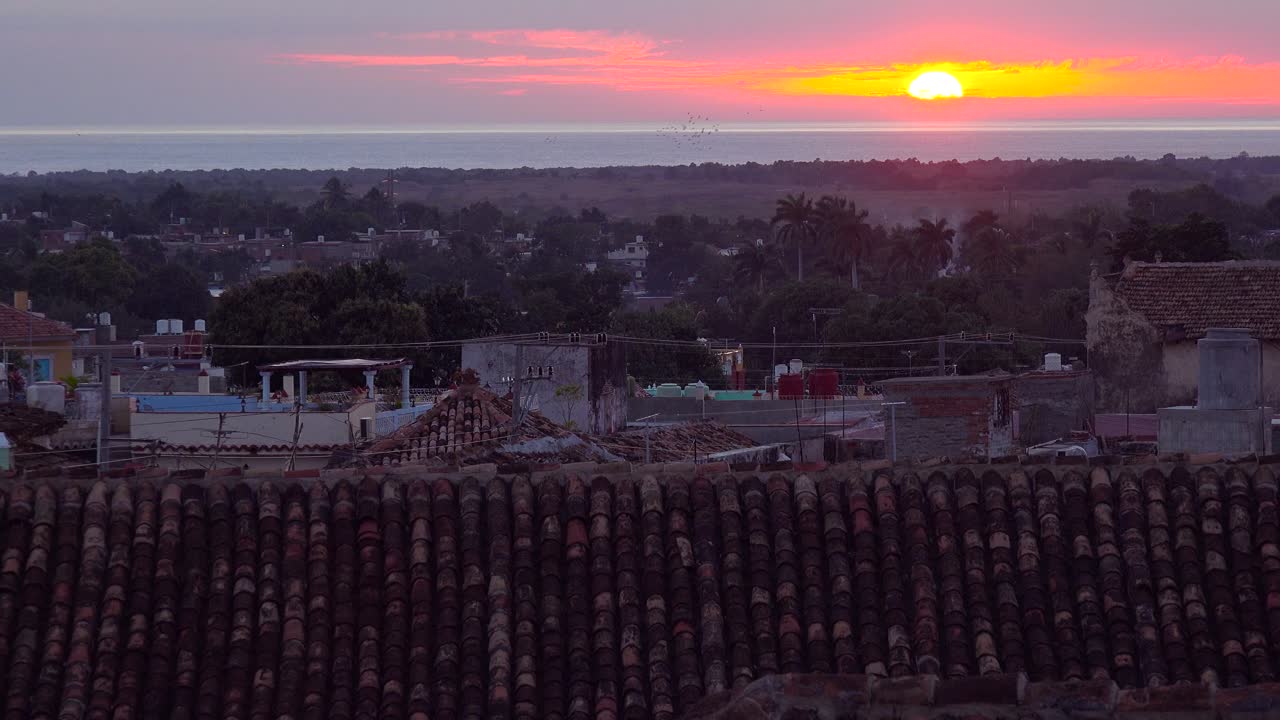 Una splendida vista della pittoresca e affascinante città di Trinidad, Cuba, al tramonto