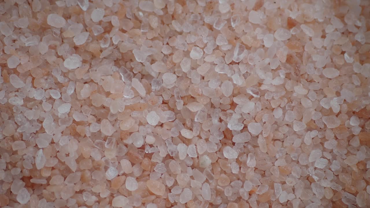 Primo piano di sale rosa dell'Himalaya