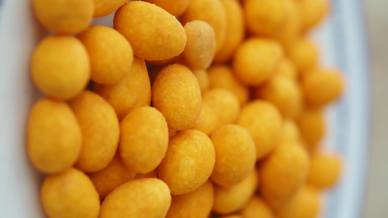 Crispy Coated Peanuts