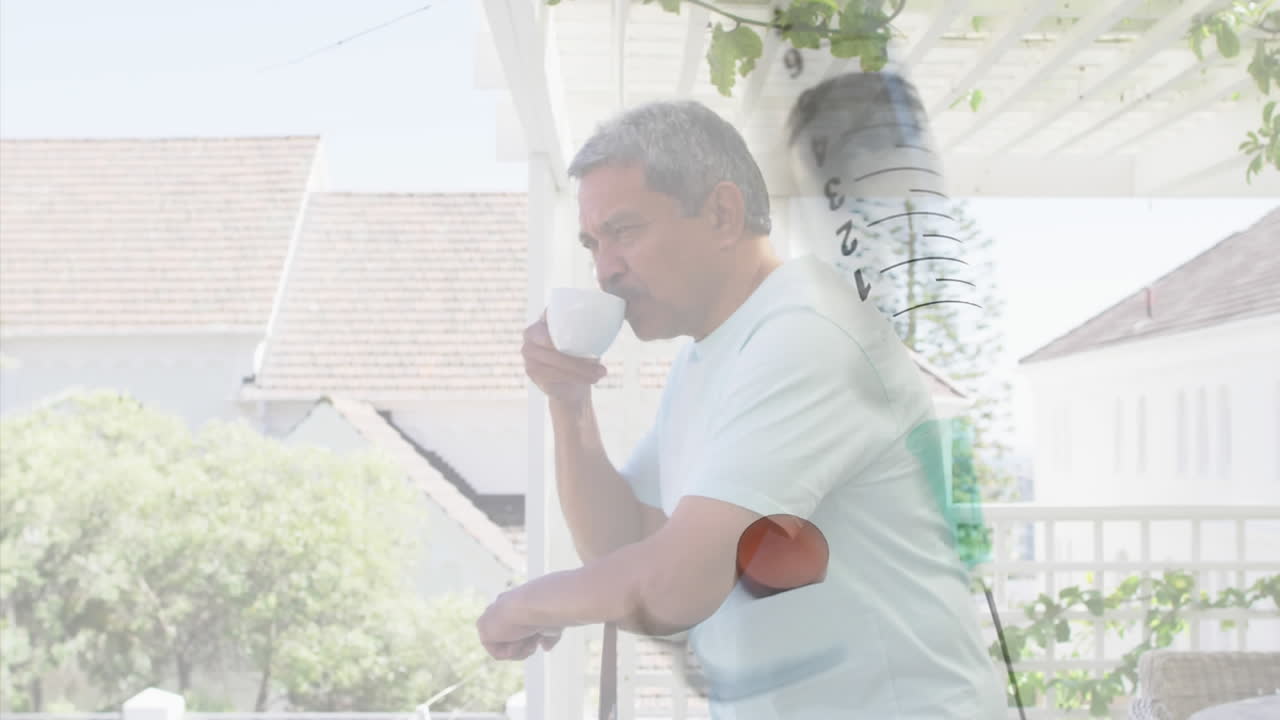 주사기의 애니메이션, 그리고 집에서 커피를 마시는 노인 위에 회전하는 알약