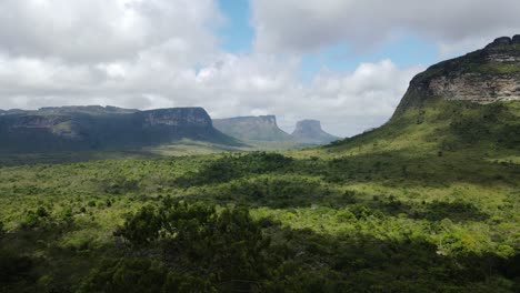 Epic-Drone-shot-of-Chapada-Diamantina-National-Park-4K