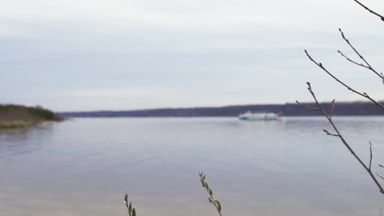 평온 한 날 의 강 배