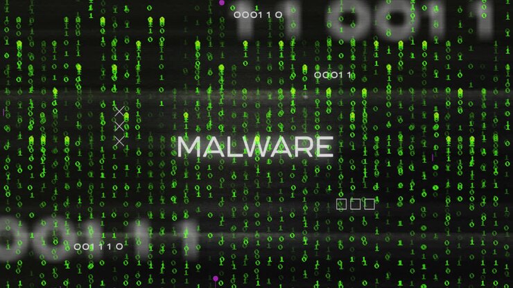 Animation af malware-tekst og databehandling med binær kode over printplade