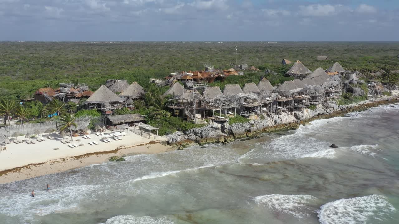 azulik resort frente al mar en tulum en méxico