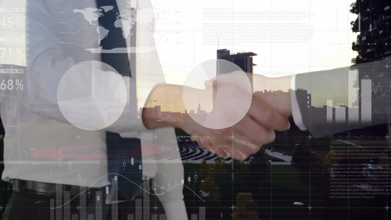 Animazione di dati finanziari e grafici su uomini d'affari di diverse etnie che si stringono la mano e un panorama urbano
