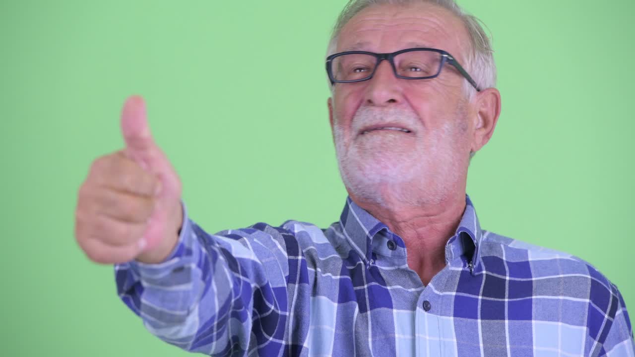 hombre hipster con barba y guapo.