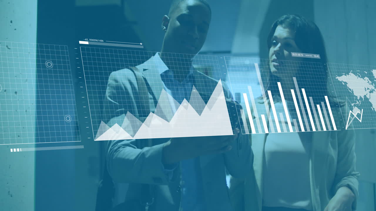 animación del procesamiento de datos financieros sobre diversos colegas que discuten el trabajo en la oficina