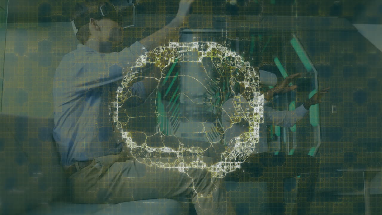 animación del cerebro humano y el procesamiento de datos médicos sobre un hombre de negocios con auriculares vr