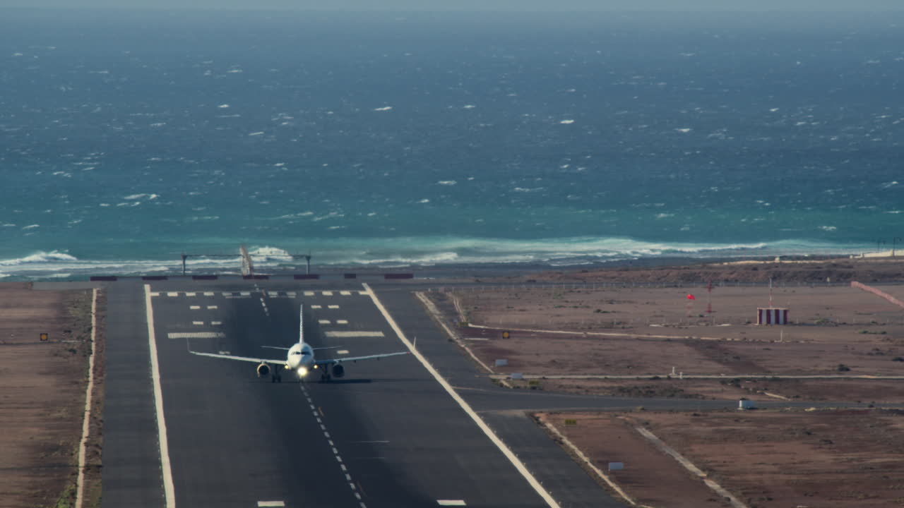 despegue del avión en el aeropuerto