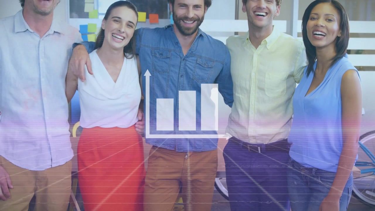 Animación de interferencia y gráfico sobre diversas personas de negocios en la oficina
