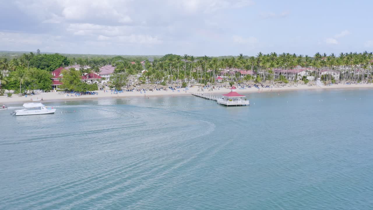 vista de avión no tripulado del complejo de lujo bahía príncipe en la romana, república dominicana