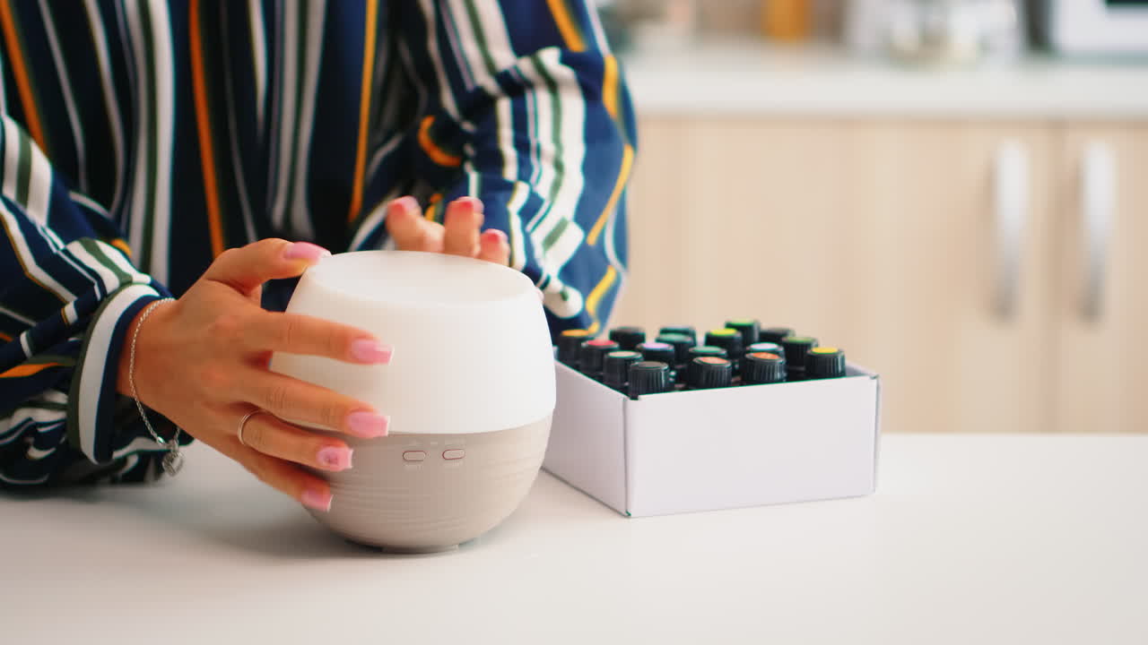 Closing lead on essential oils diffuser