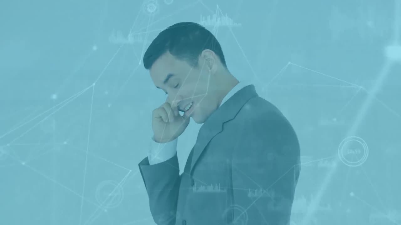 코카시안 사업가에 대한 데이터 처리와 연결 네트워크의 애니메이션