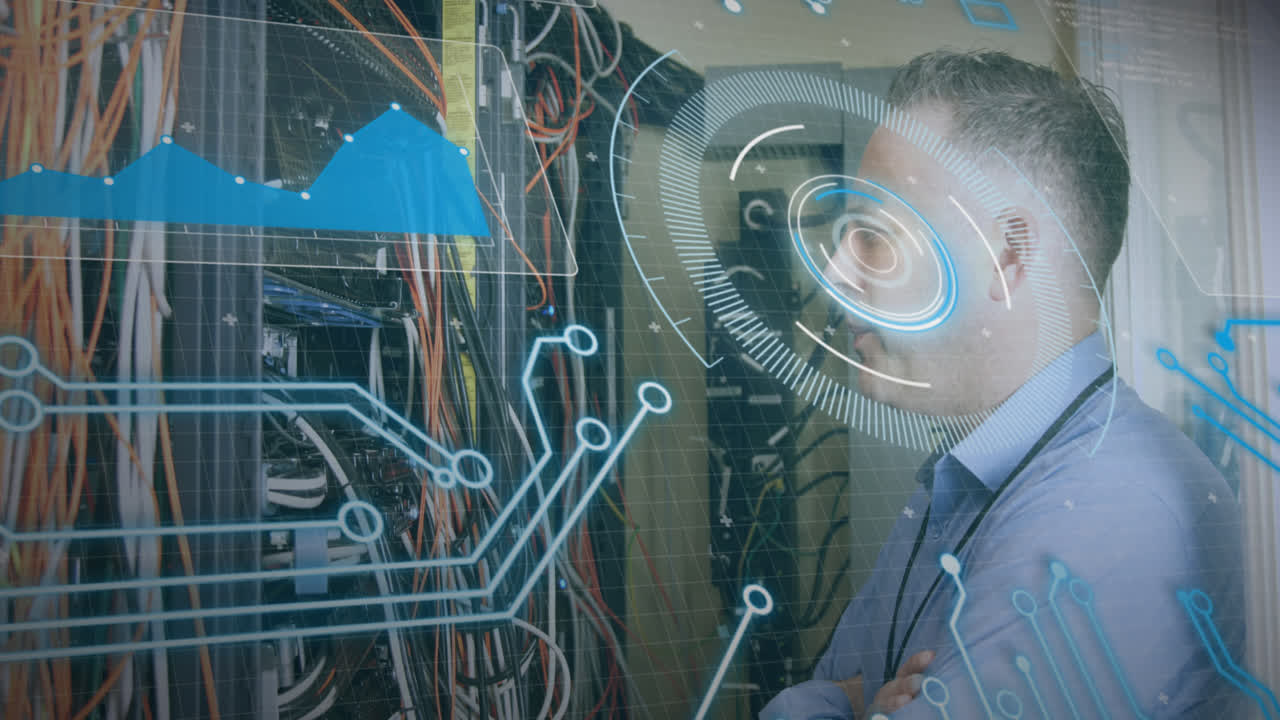 animación del procesamiento de datos sobre el trabajador de la sala de servidores caucásico