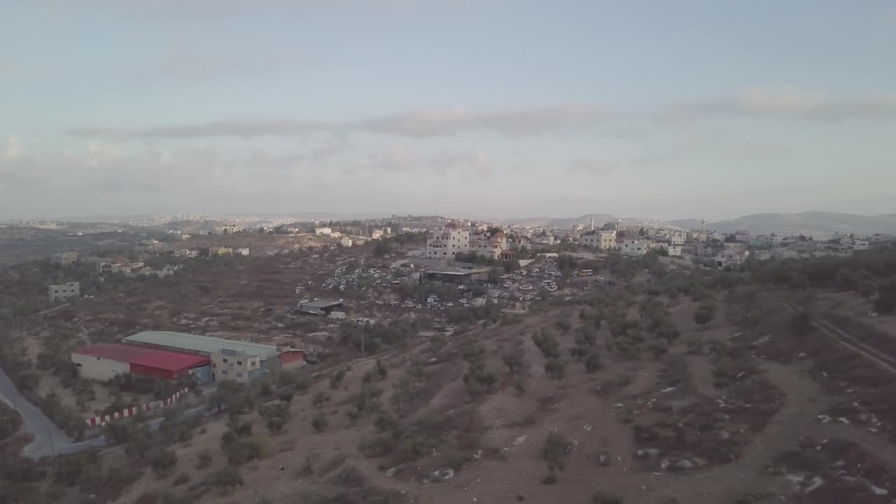 Vista periferica di Arraba, Palestina, Medio Oriente e delle sue colline.