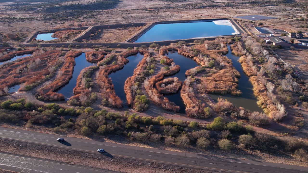 tomada de avión no tripulado de la reserva de humedales de sedona, ubicación e instalación de tratamiento de aguas residuales por state route road, arizona, estados unidos