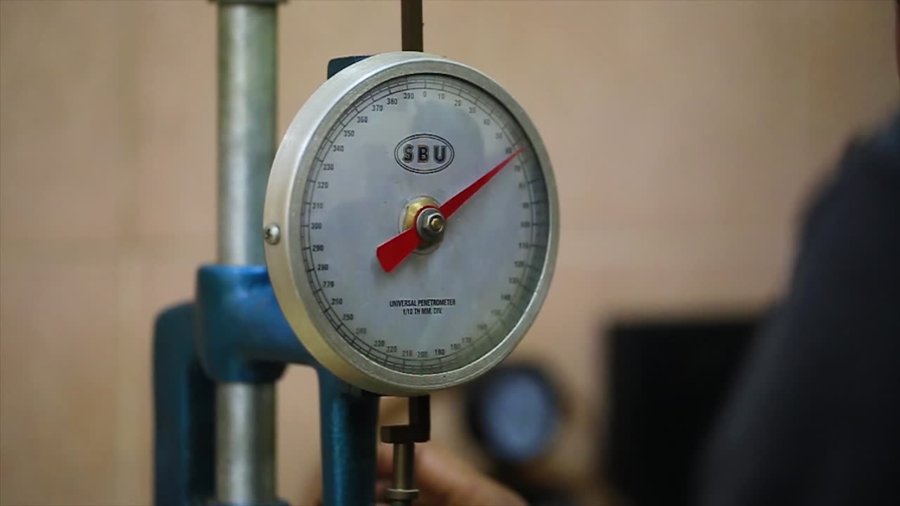 아스팔트 함량을 특성화하기위한 부드러운 지점 침투 테스트