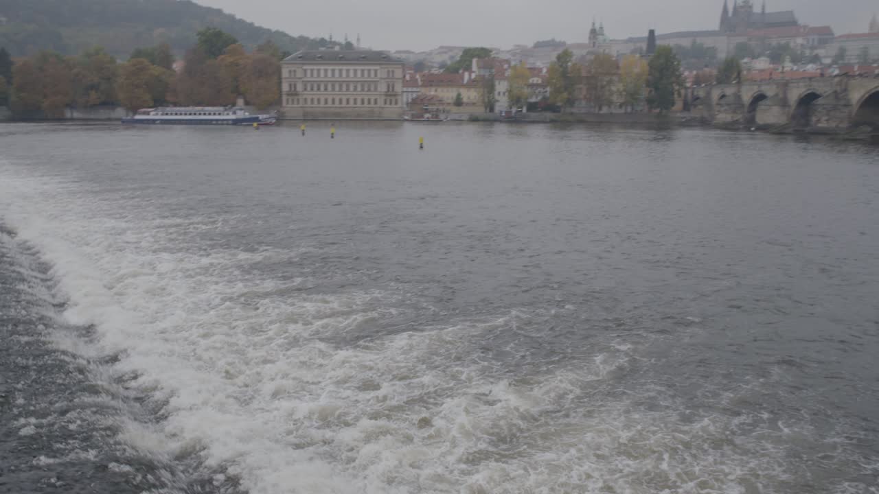 Panoramica di Praga con il Ponte Carlo e il Castello di Praga
