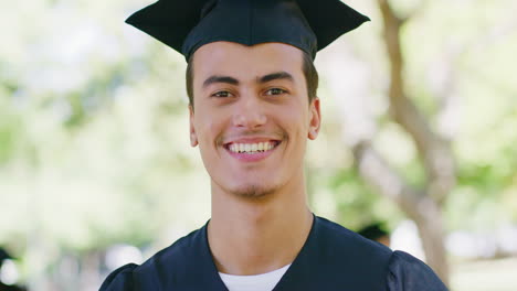 retrato de un joven estudiante en la graduación
