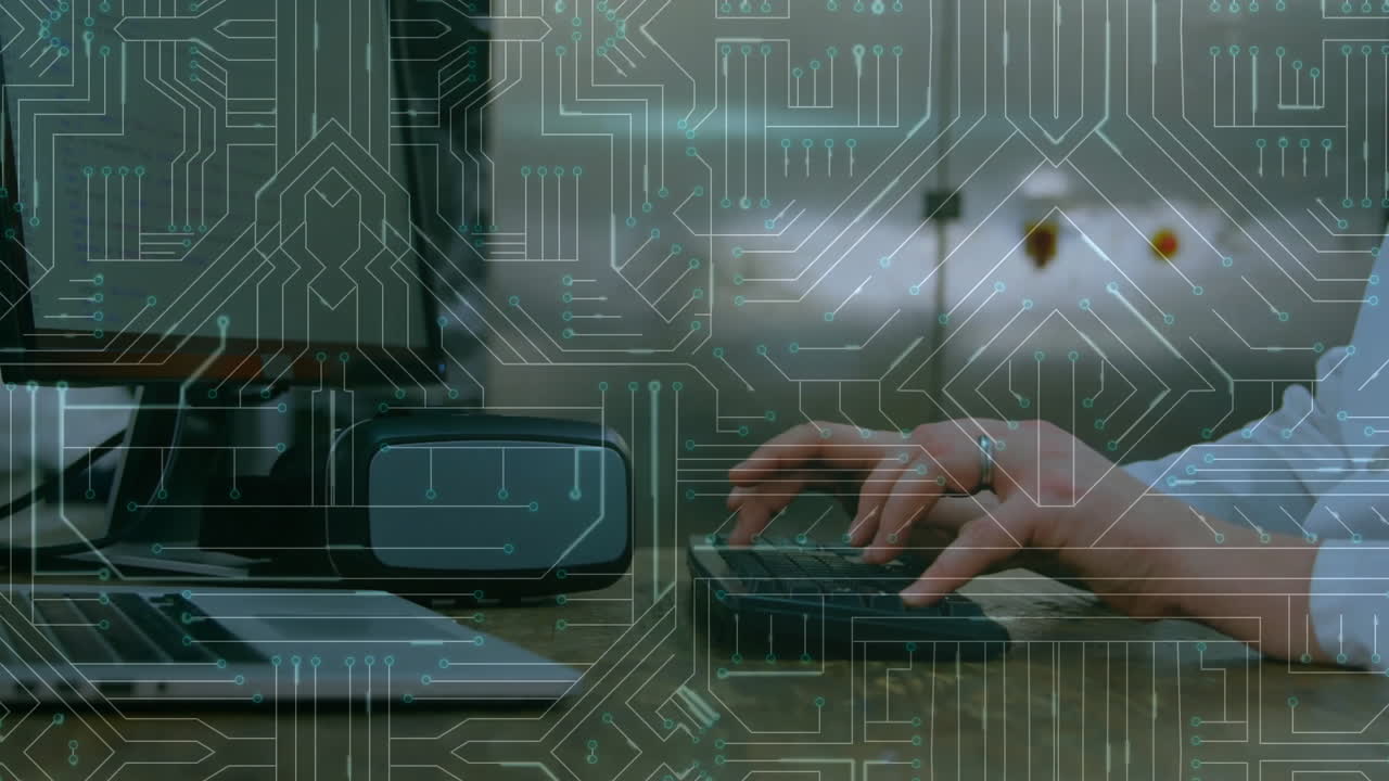 animación de una placa de circuitos sobre un científico caucásico usando una computadora