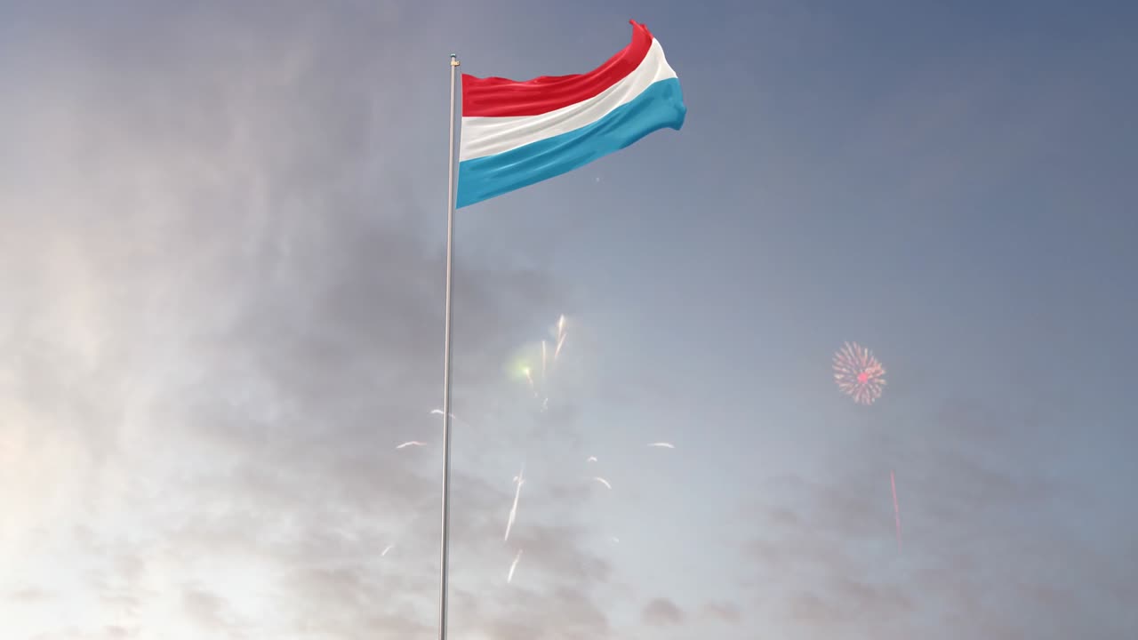 Bandiera del Lussemburgo con sfondo di fuochi d'artificio.