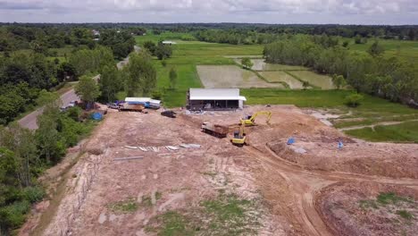 tomas de drones de una plantación de cannabis en construcción en el norte de tailandia, udon thani