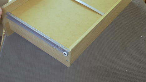 montaje de muebles de paquete plano