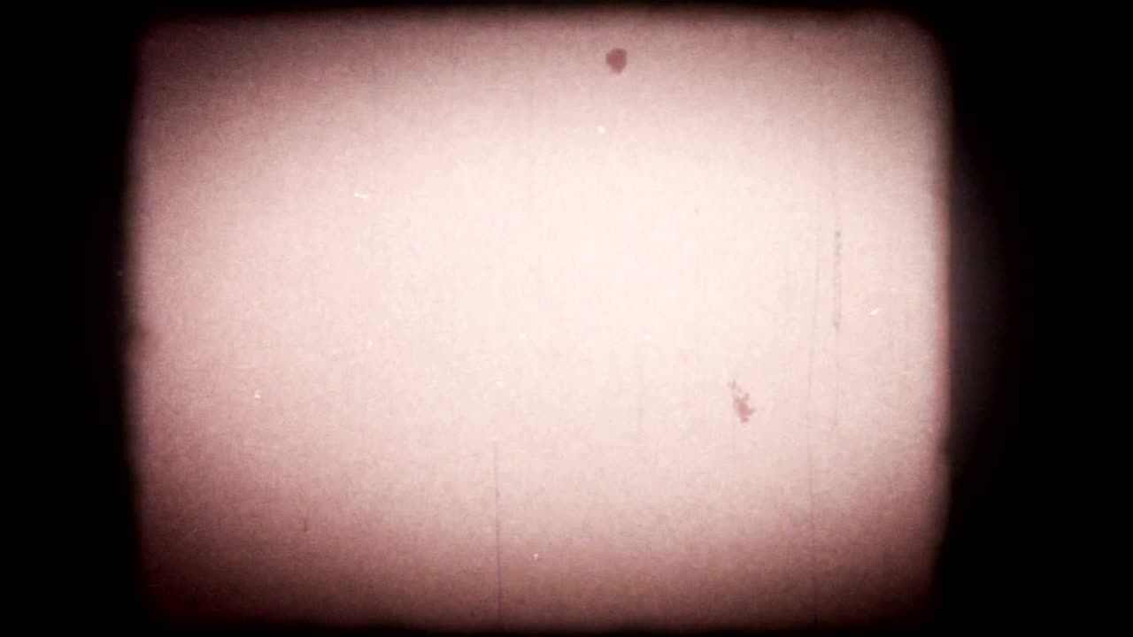 gráficos de video de 4k con rasguños de polvo que crean un aspecto de película vieja y efectos de fallo de vhs rotos