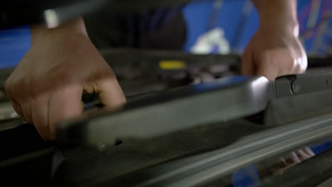 car mechanic repair the car in service