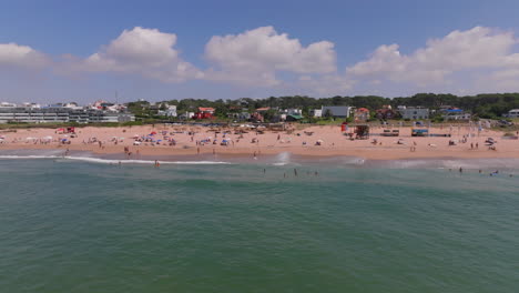 Summer-Vibes-At-Montoya-Beach,-La-Barra,-Punta-Del-Este,-Uruguay