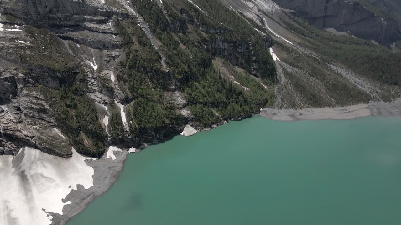 вращение на большой высоте над оэсхинензее в бернском оберланде, швейцария