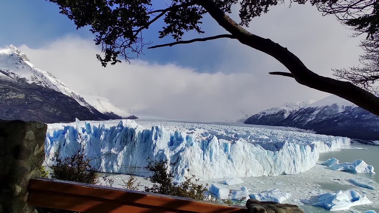 Perito Moreno catwalks em El Calafate, na Patagônia, Argentina