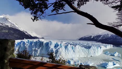 las pasarelas de perito moreno en el calafate en la patagonia argentina