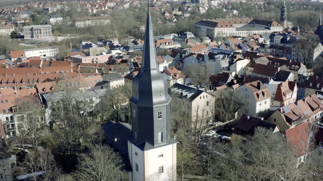 Droneoptagelser af Weimar på en solrig forårsdag.