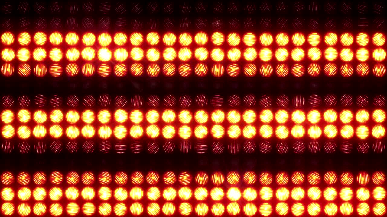 Strisce strappate verticalmente nel muro di luce.