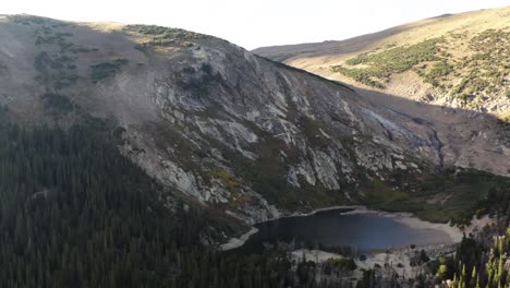 Imágenes-Aéreas-De-Drones-En-Las-Montañas-De-Colorado-Cerca-De-St