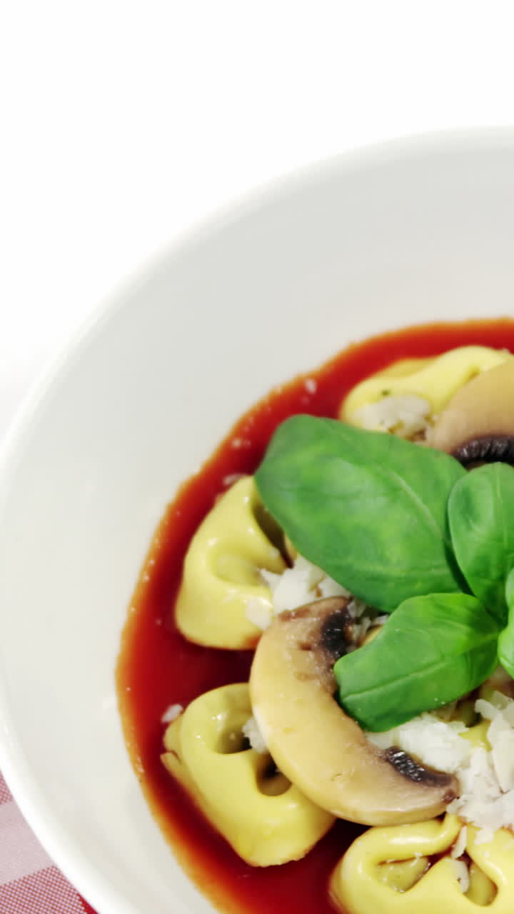 그 ⁇  속 에 요리 된 파스타